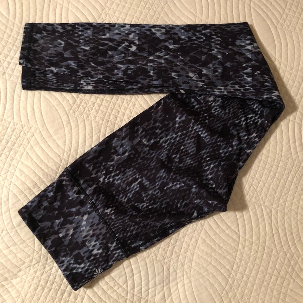 Super cute Athleta leggings!